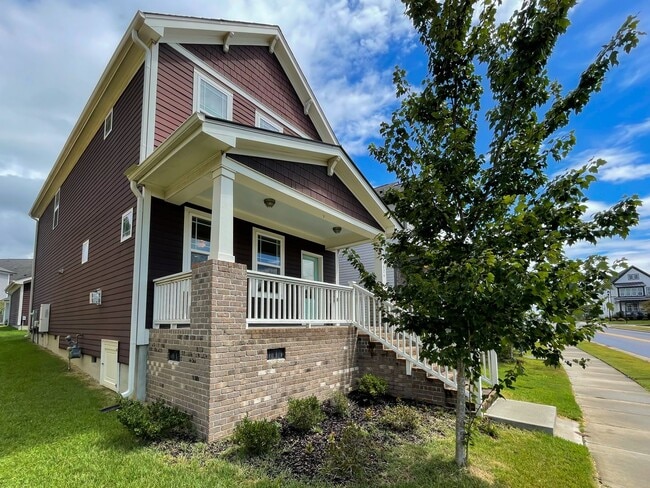 Building Photo - Modern Luxury in the Heart of Briar Chapel – Walk to Everything! (flexible move-in)