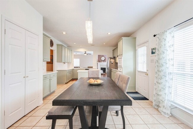 Building Photo - 15415 Longhorn Cavern Dr