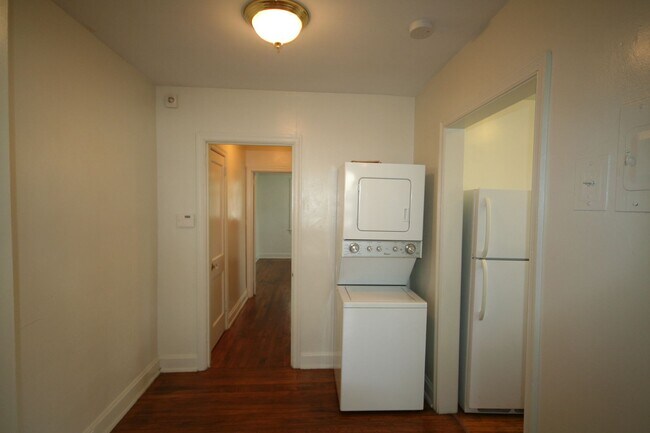 Building Photo - 1707 Englewood Ave