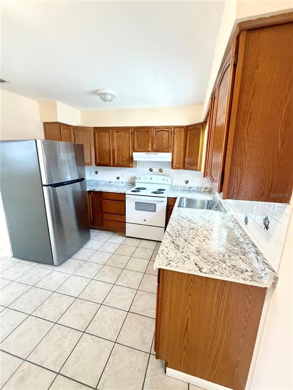 Building Photo - 506 Holt Cir