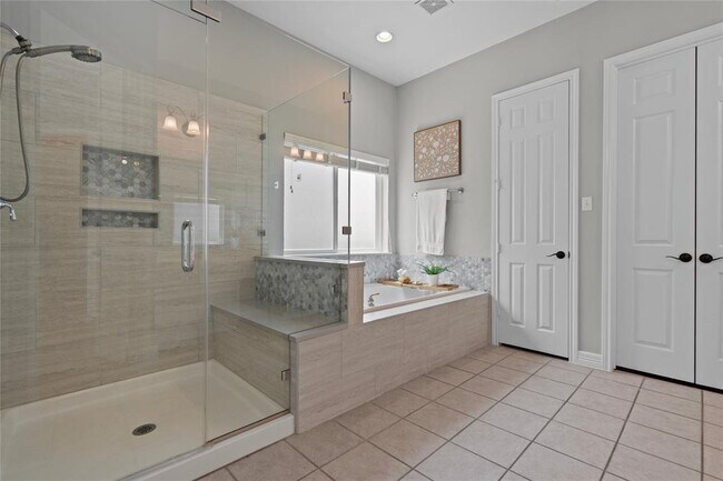 Building Photo - 1604 Tahoka Daisy Dr