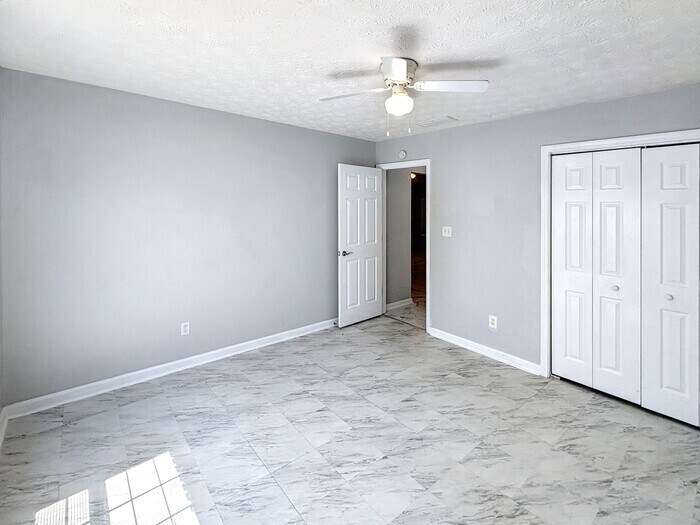 Building Photo - 2045 Parador Bend