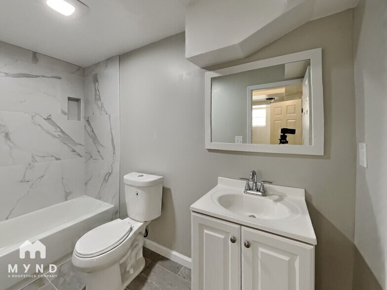 Building Photo - 3835 Valley Ridge Dr