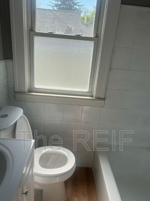 Building Photo - 7543 Lozier Ave