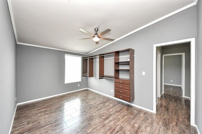 Building Photo - 4000 Mustang Rd