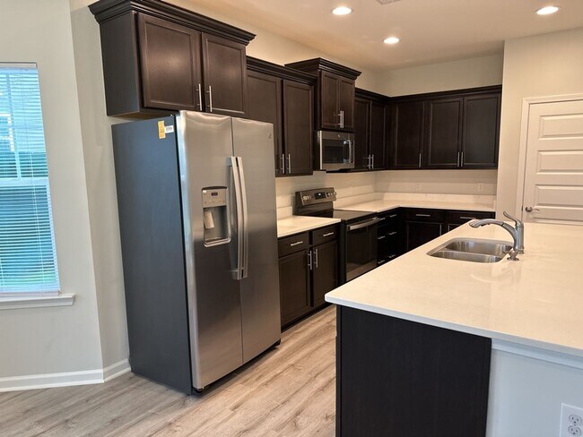 Building Photo - 5029 Castleoak Dr