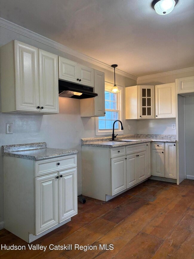 Building Photo - 1982-1984-1984 NY-32