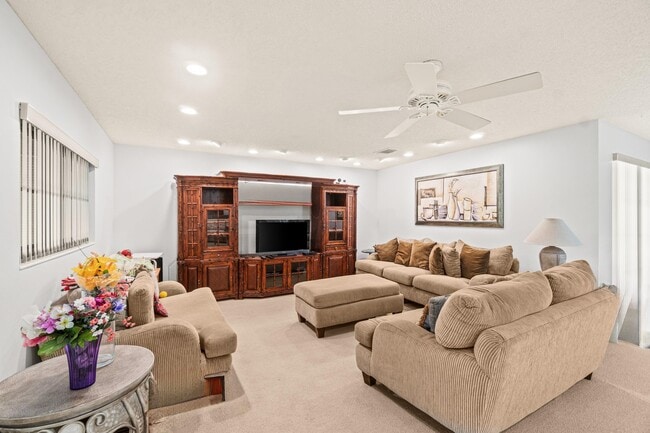 Building Photo - 46 Stratford Ln W