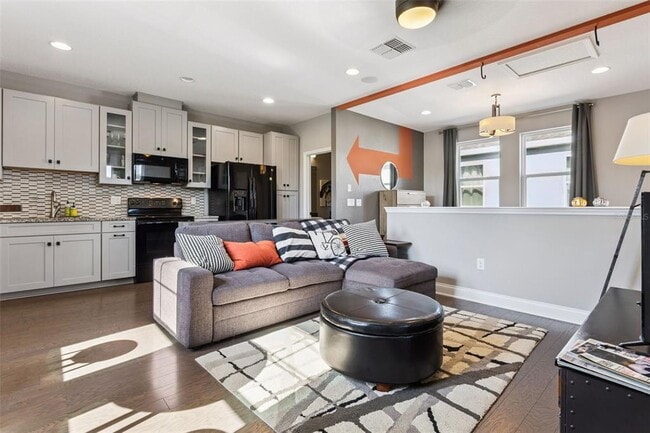 Building Photo - 7055 Scarlet Ibis Ln