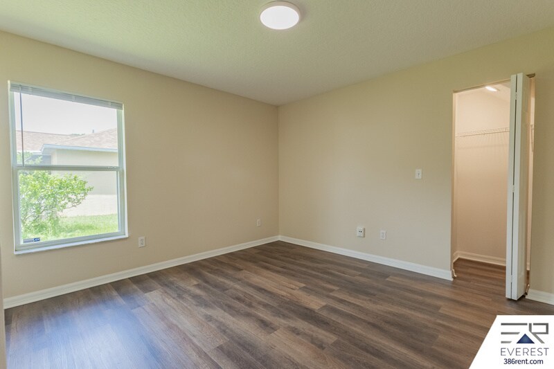 Building Photo - 26 Round Table Ln