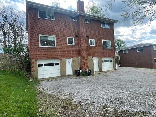 Building Photo - 533-535 Cumberland Rd (159)