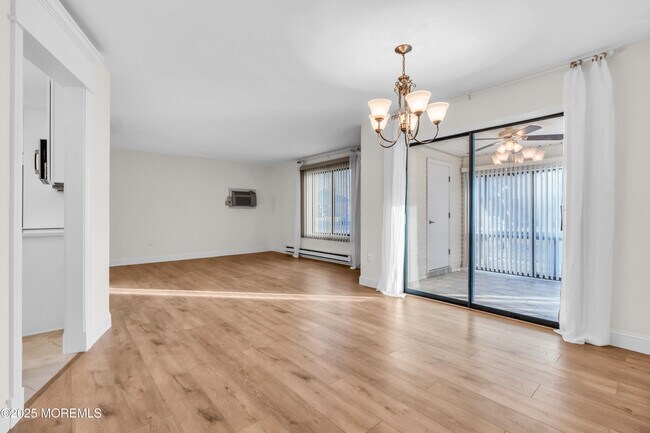 Building Photo - 218 Medford Ct