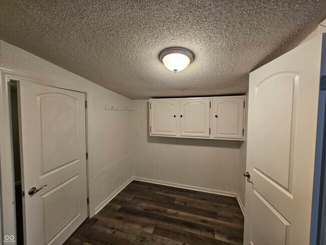 Building Photo - 1433 Hillcrest Dr