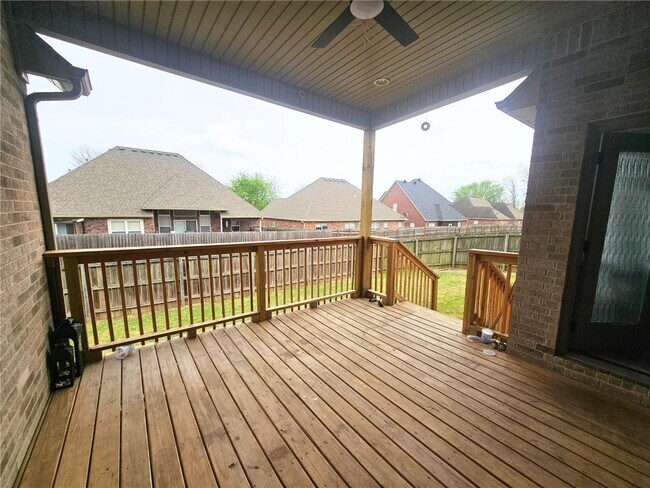 Building Photo - 3803 SW Kite Dr