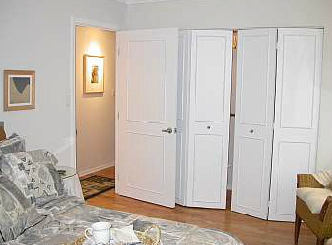 Second Bedroom - 6102 N Sheridan Rd