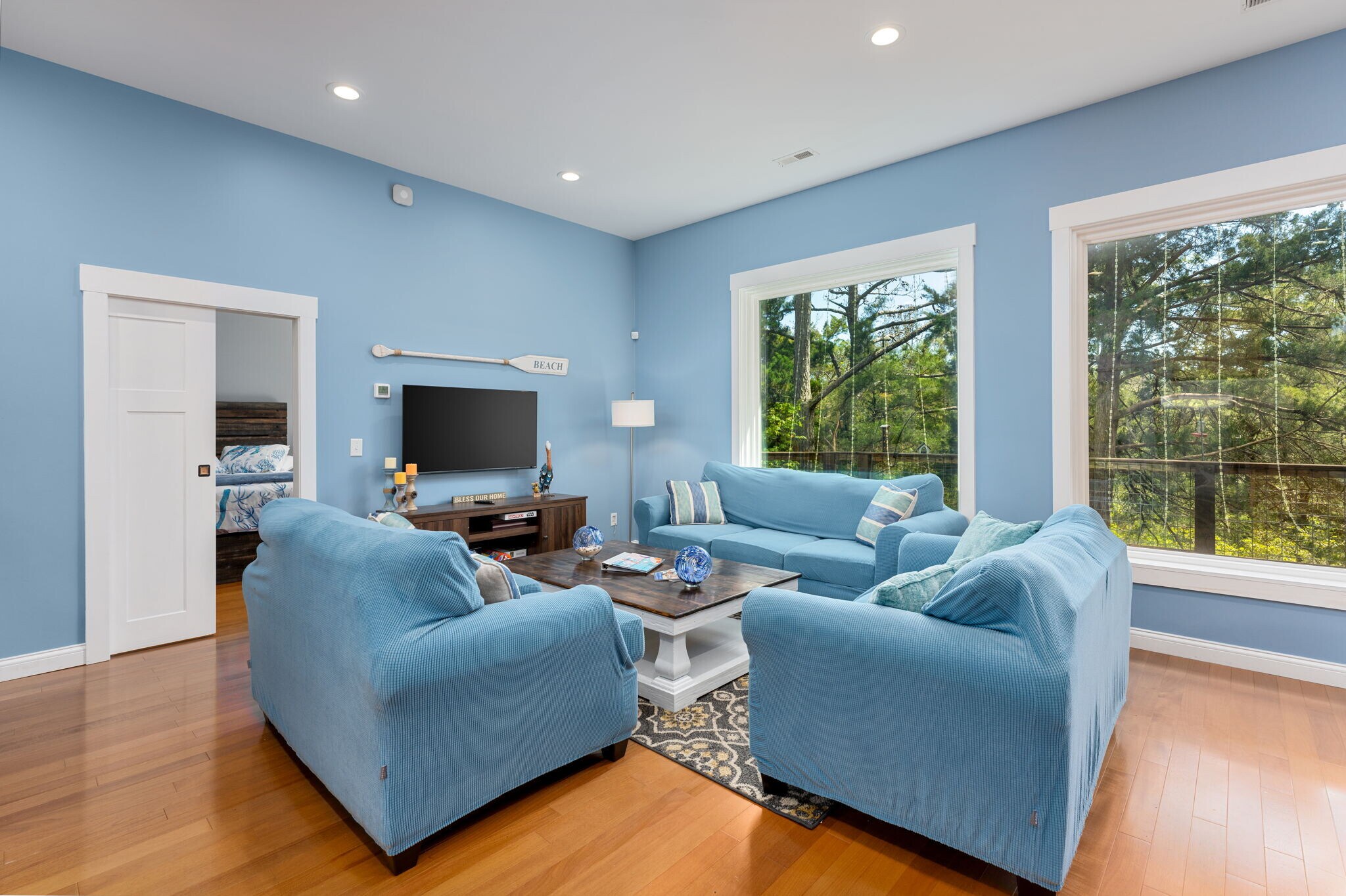 Building Photo - 211 Lewis Dr