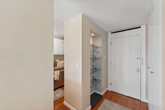 Building Photo - 19 S 1st St