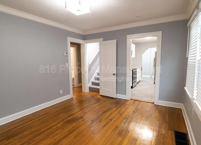 Building Photo - 5815 Euclid Ave E