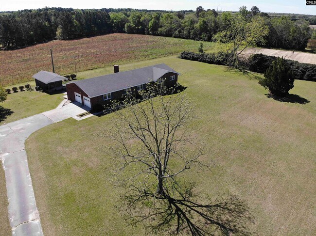 Primary Photo - 137 Horses Neck Rd