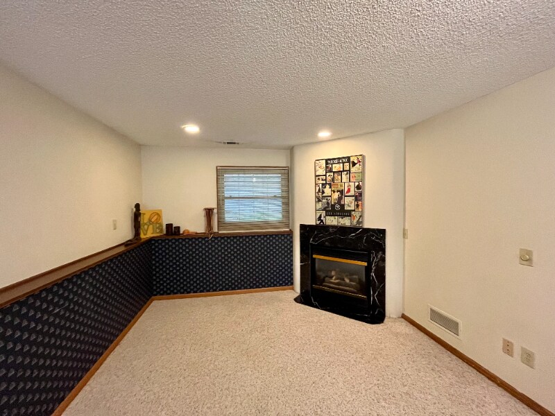 Building Photo - 17604 Lorence Way