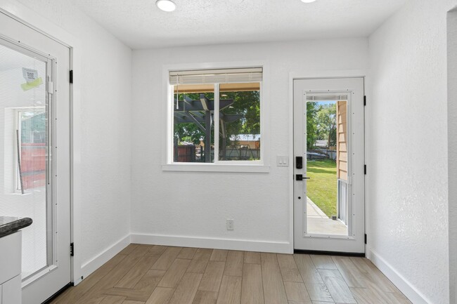 Building Photo - 14420 E Wellesley Ave