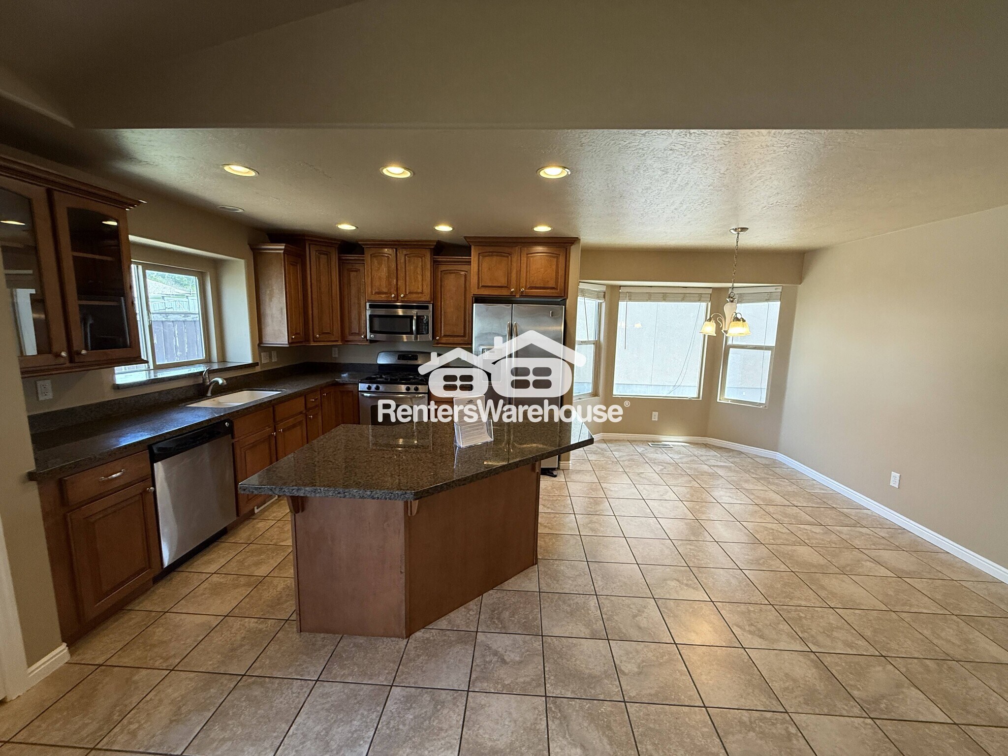 Building Photo - 4782 N Shady View Ln