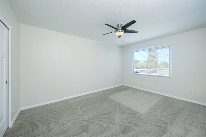 Building Photo - 948 S Alma School Rd