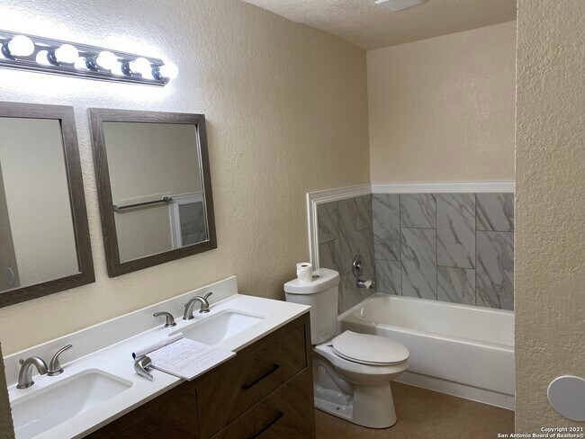 Building Photo - 3510 Mistic Grove