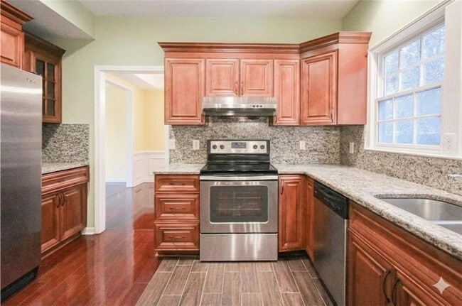 Building Photo - 1104 Sadlers Close