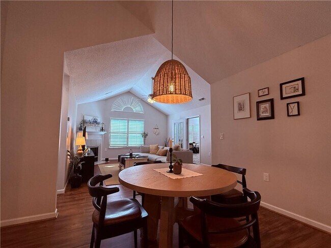 Building Photo - 3050 Orchard Ridge Cir
