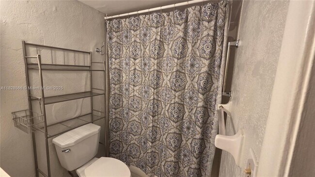 Building Photo - 4163 SW 67th Ave
