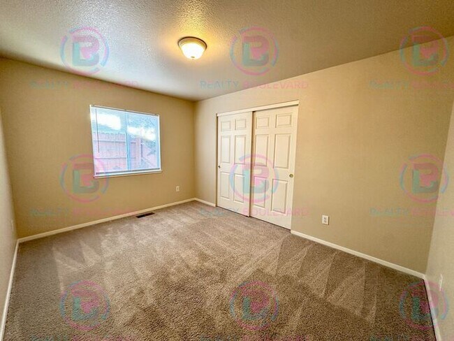 Building Photo - 1 Month Free!!! Beautiful 3BR 2 Bath home with RV Parking!