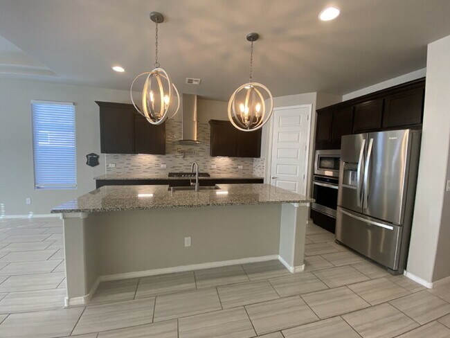 Building Photo - Single story 4BR/2Bath/Open Floor Plan/1907 Sqr Ft