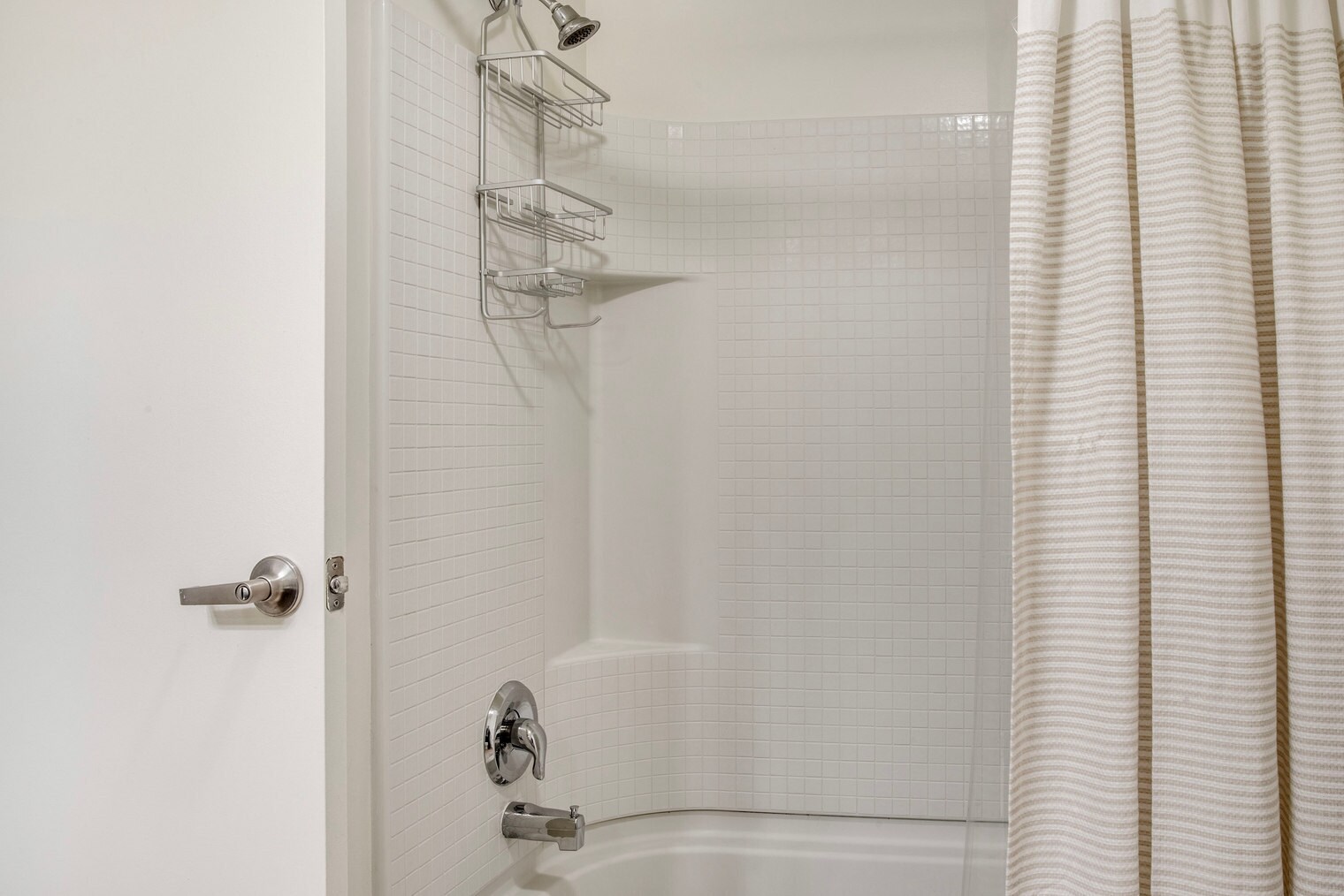 Building Photo - 10349 NE 10th St