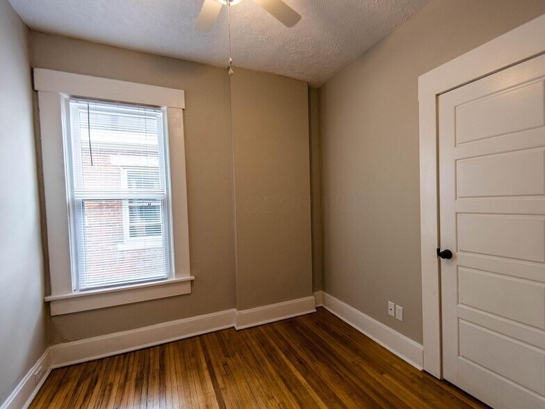 Building Photo - 380 Stoddart Ave