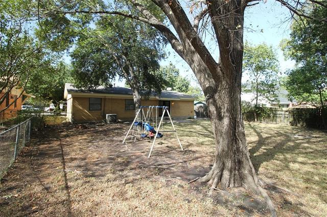 Building Photo - 3504 Bahamas Dr