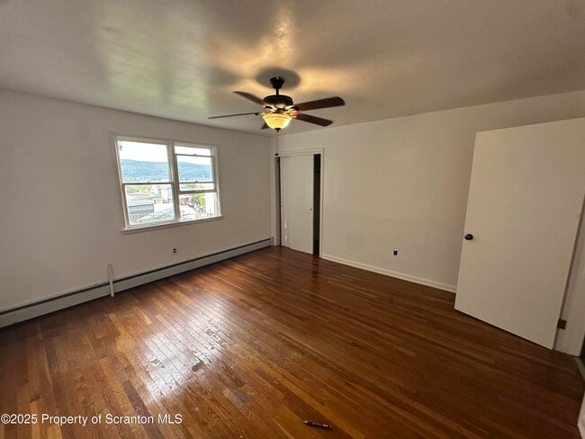 Building Photo - 149 Tompkins St