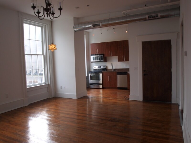 Building Photo - 206 State St