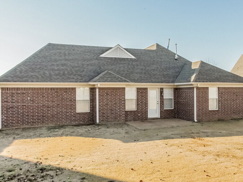 Building Photo - 35 Willow Crest Dr
