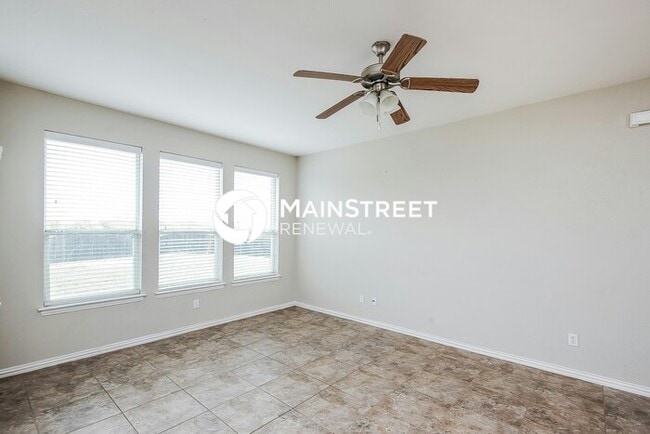 Building Photo - 3 Bedroom Pet-Friendly Home in Crowley, TX with Main Street Renewal