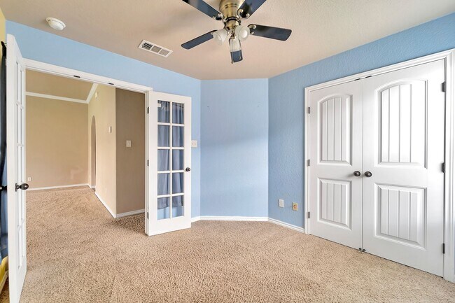 Building Photo - 2103 Coy Dr