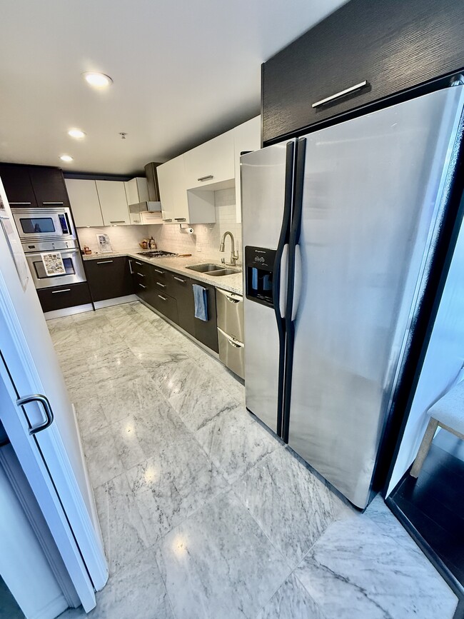 Building Photo - 1431 Pacific Hwy