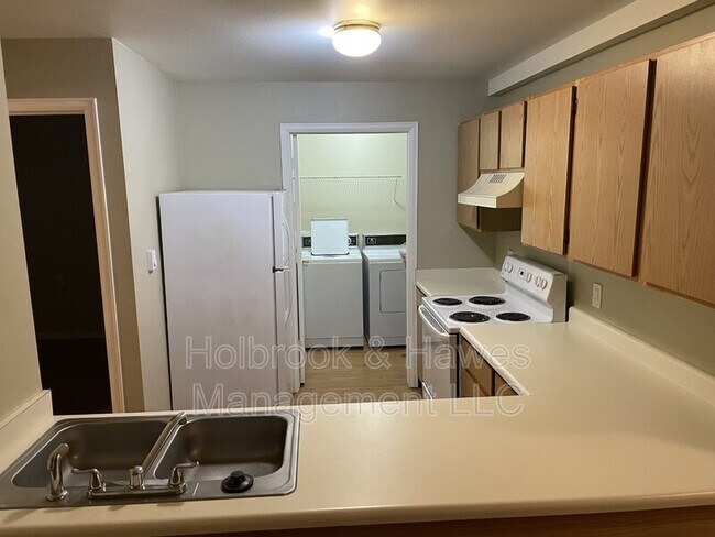 Building Photo - 4531 Boardwalk Dr