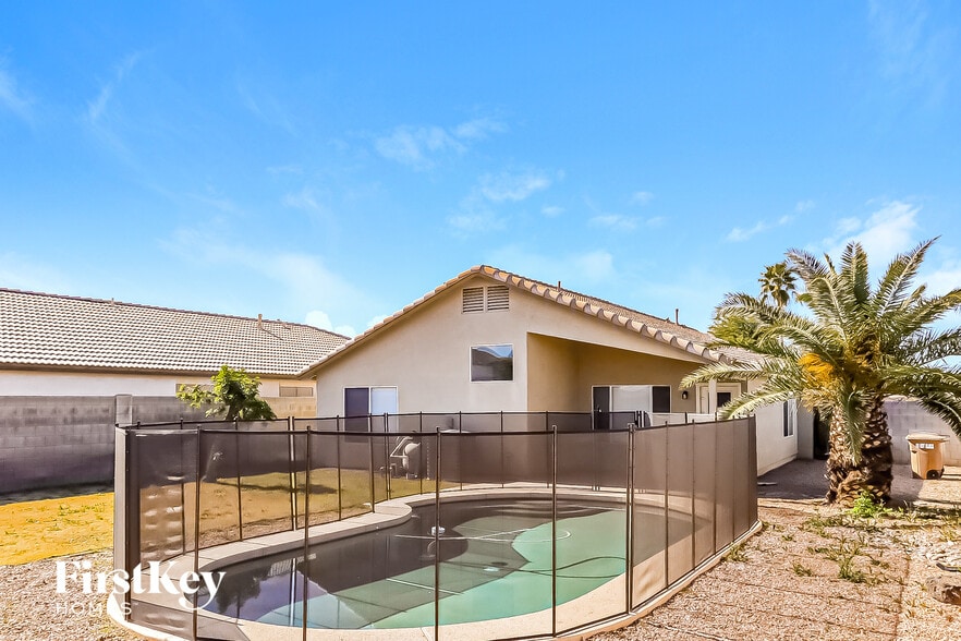 Building Photo - 8543 W Cherry Hills Dr