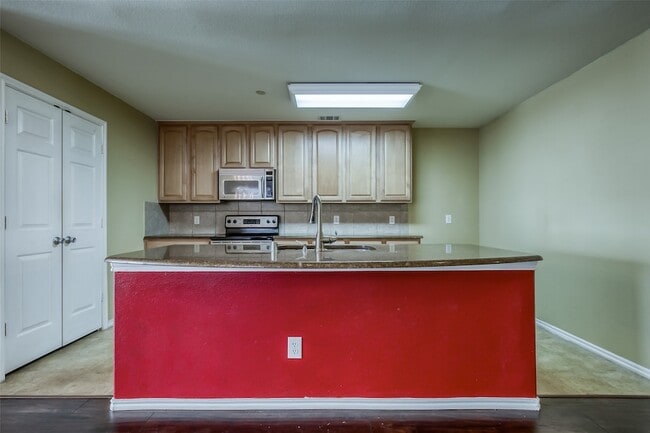 Building Photo - 10091 Summit Run Dr