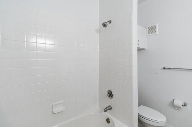 Building Photo - 3599 Conroy Rd