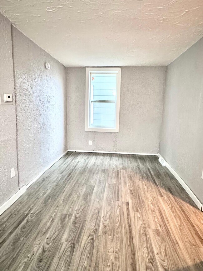Building Photo - 114 Huetter Ave