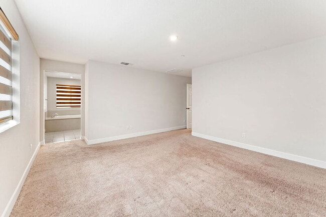 Building Photo - 4216 Doug Fir Ln