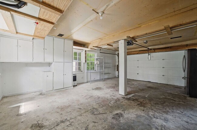 Building Photo - 1757 Lafayette Dr