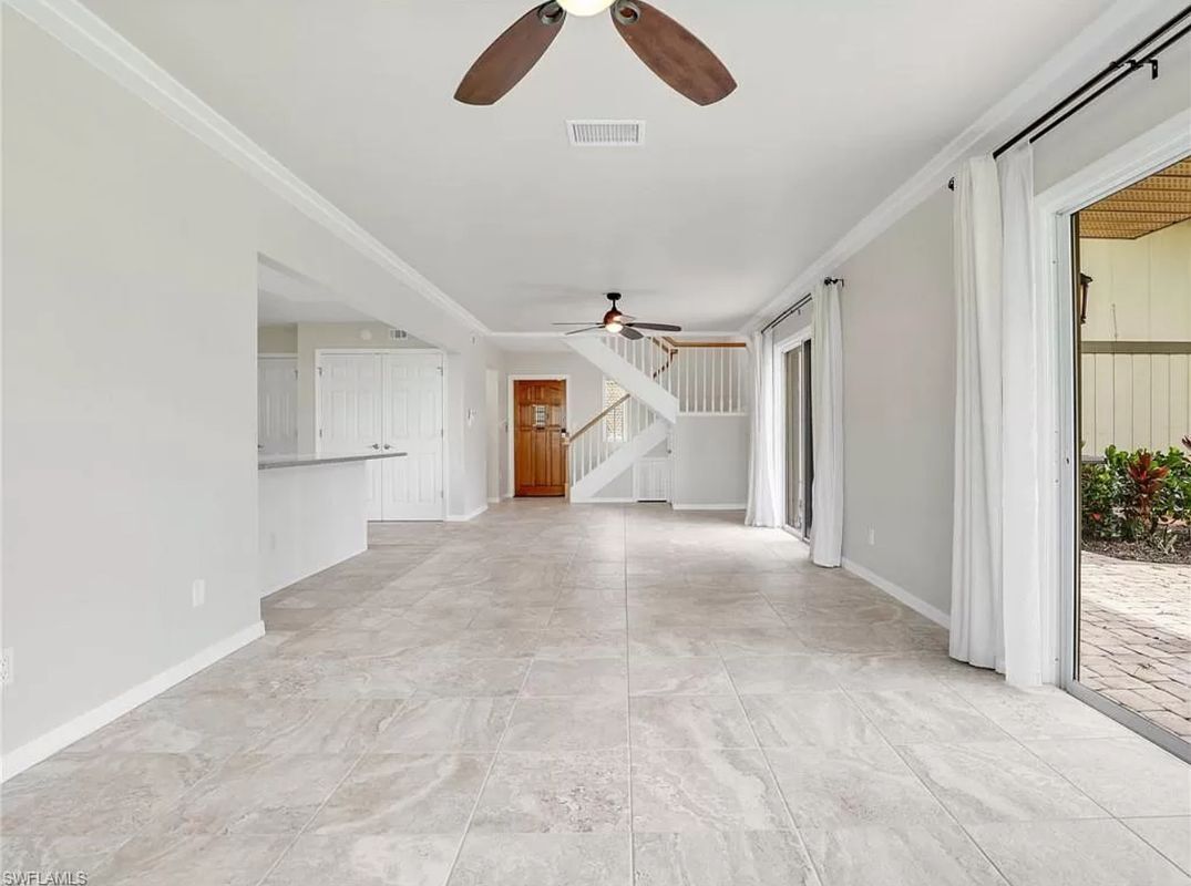 Building Photo - 4265 Island Cir